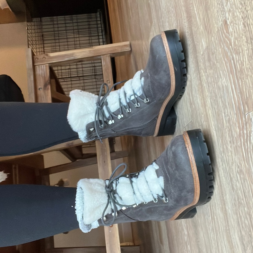Indigo rd Sherpa boot
